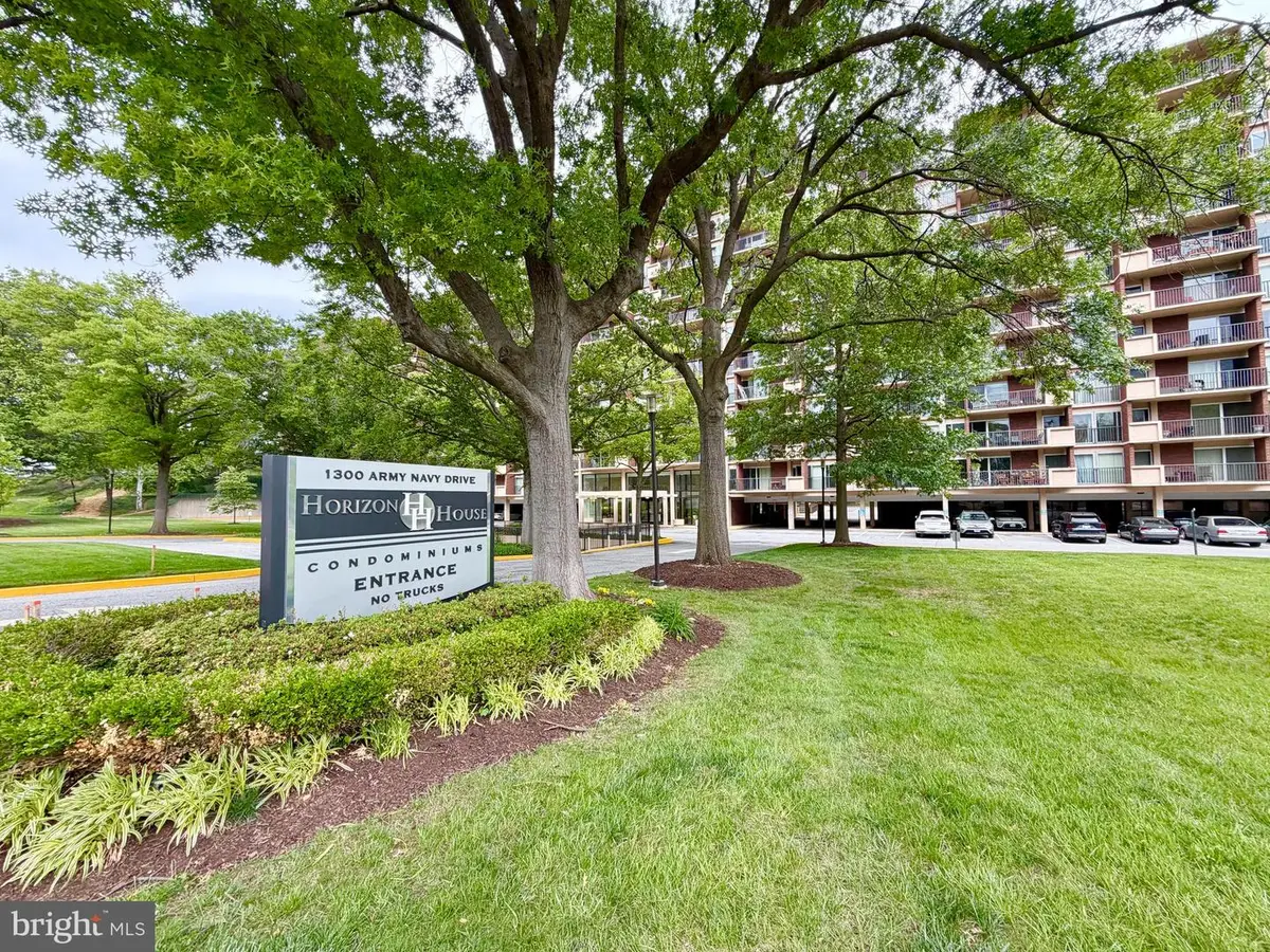 1300 Army Navy Dr #823, Arlington, VA 22202 - #1