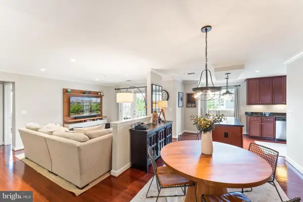 4089 S Four Mile Run Dr #404, ARLINGTON, VA 22204