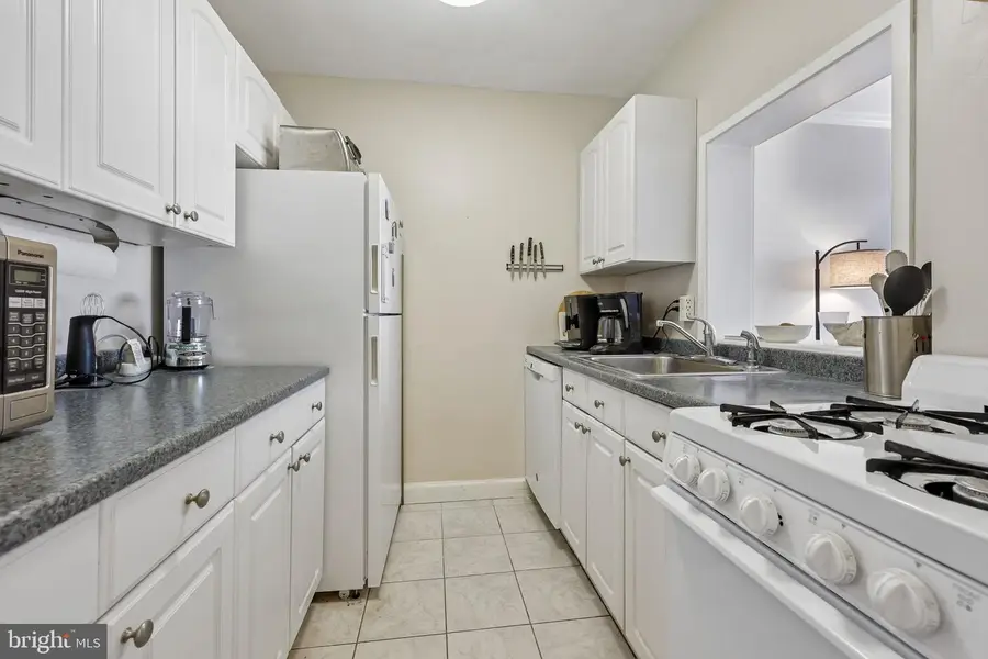 1121 Arlington Blvd #321, Arlington, VA 22209 - #3