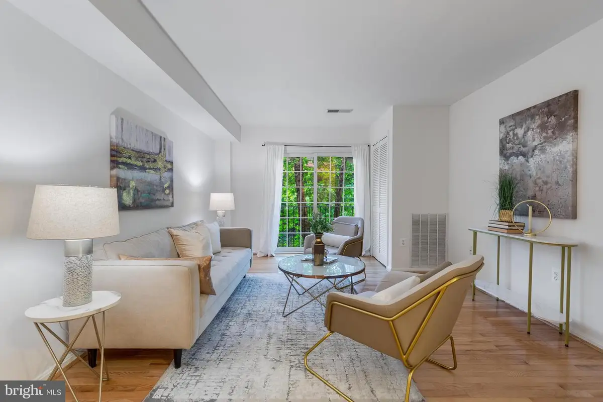 2050 N Calvert St #104, Arlington, VA 22201 - #1