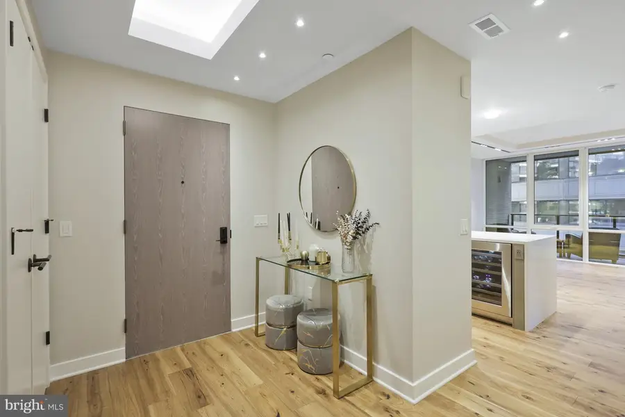 1781 Pierce St N #406, Rosslyn, VA 22209 - #3