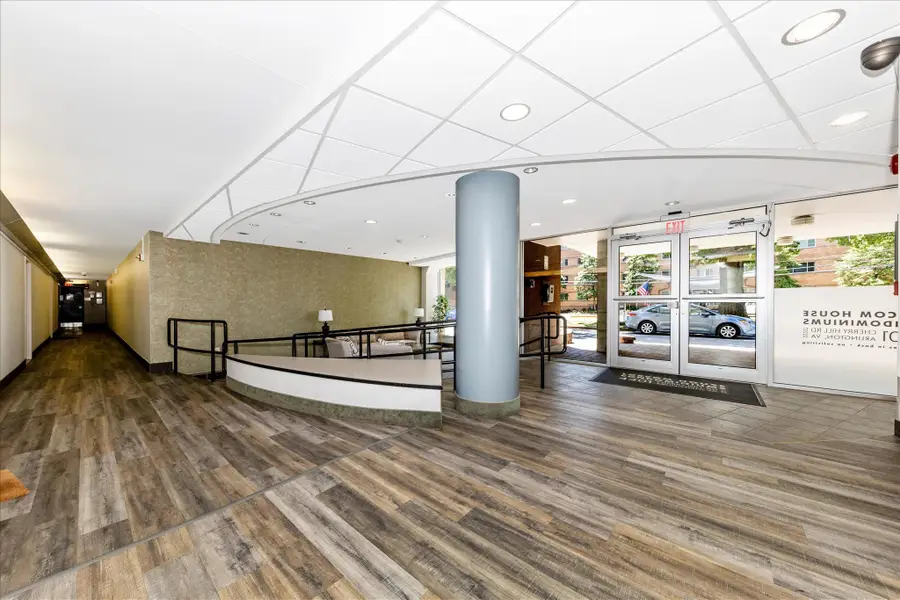 4401 Cherry Hill Rd N #33, Arlington, VA 22207 - #2