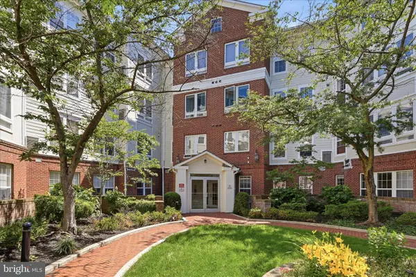 801 S Greenbrier St #306, ARLINGTON, VA 22204