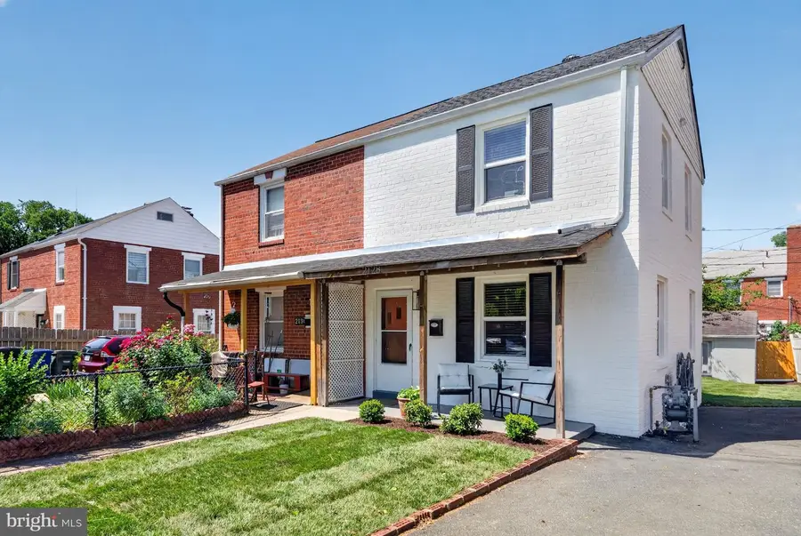 2128 S Oxford St, Arlington, VA 22204 - #2