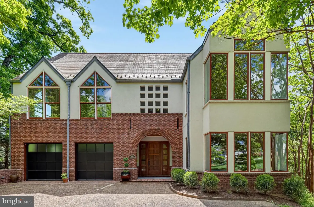 3190 N Woodrow St, Arlington, VA 22207 - #1