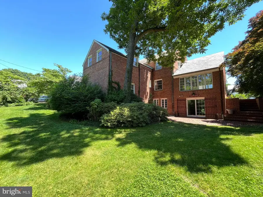 2328 S Nash St, Arlington, VA 22202 - #2