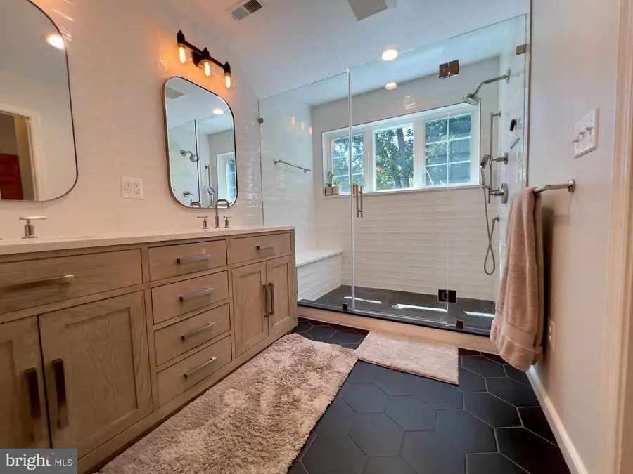 3536 N Dickerson St, Arlington, VA 22207 - #2