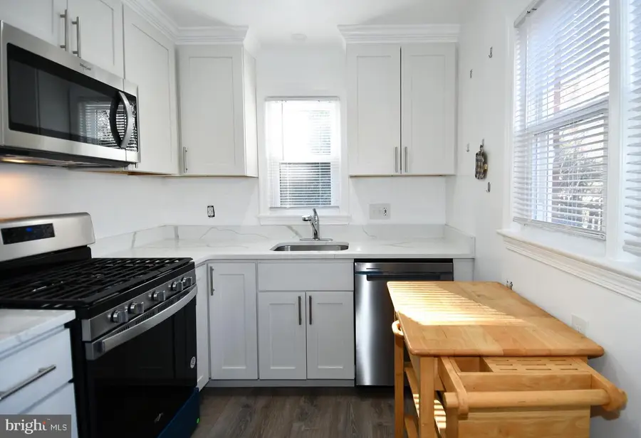 1316 S Dinwiddie St, Arlington, VA 22206 - #2