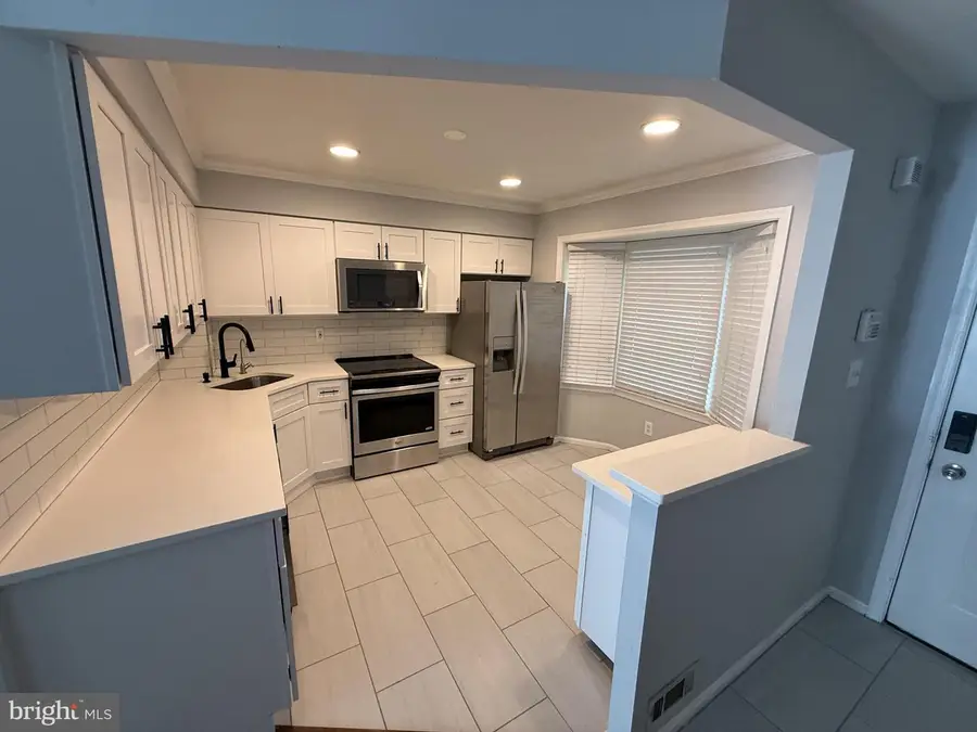 2035 S Glebe Rd, Arlington, VA 22204 - #3