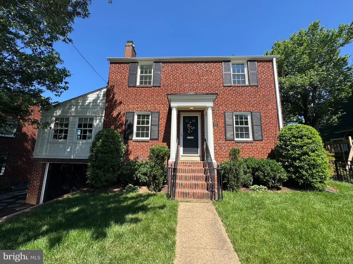 1059 N Montana St, Arlington, VA 22205 - #1