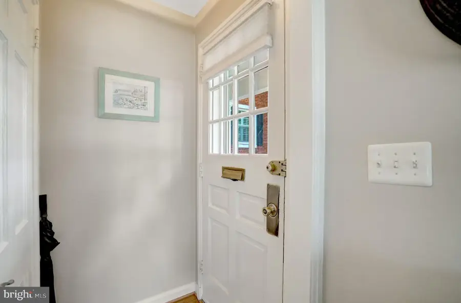4220 32nd St S, Arlington, VA 22206 - #2