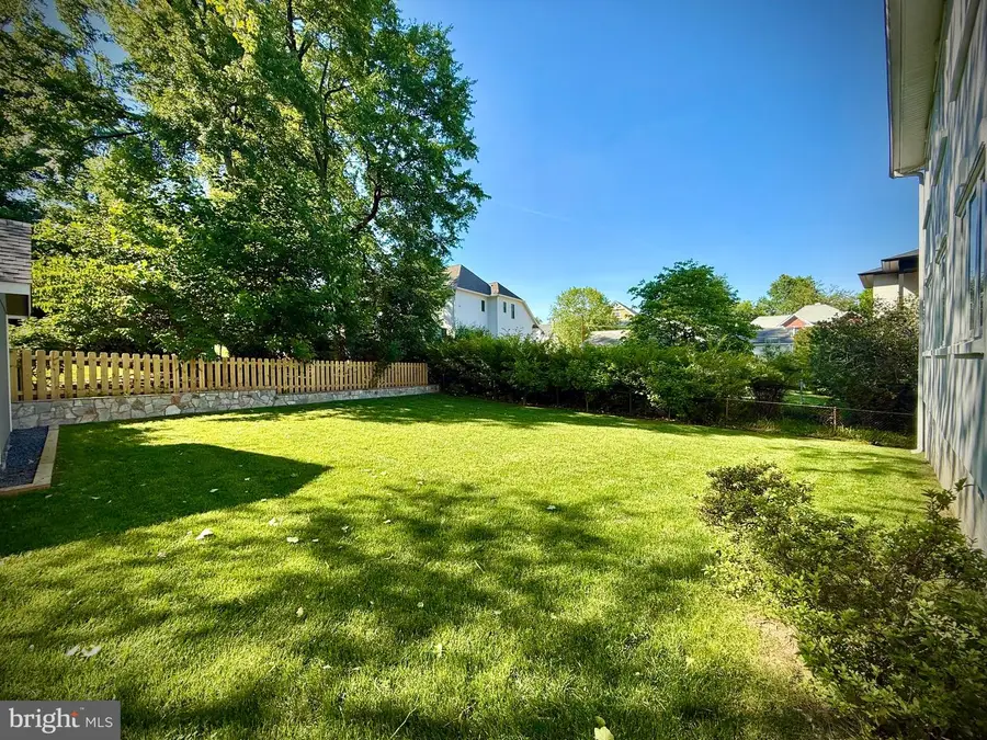 6111 35th St N, Arlington, VA 22213 - #2