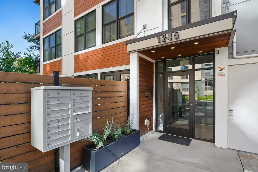 1245 N Pierce St #5, Arlington, VA 22209 - #3
