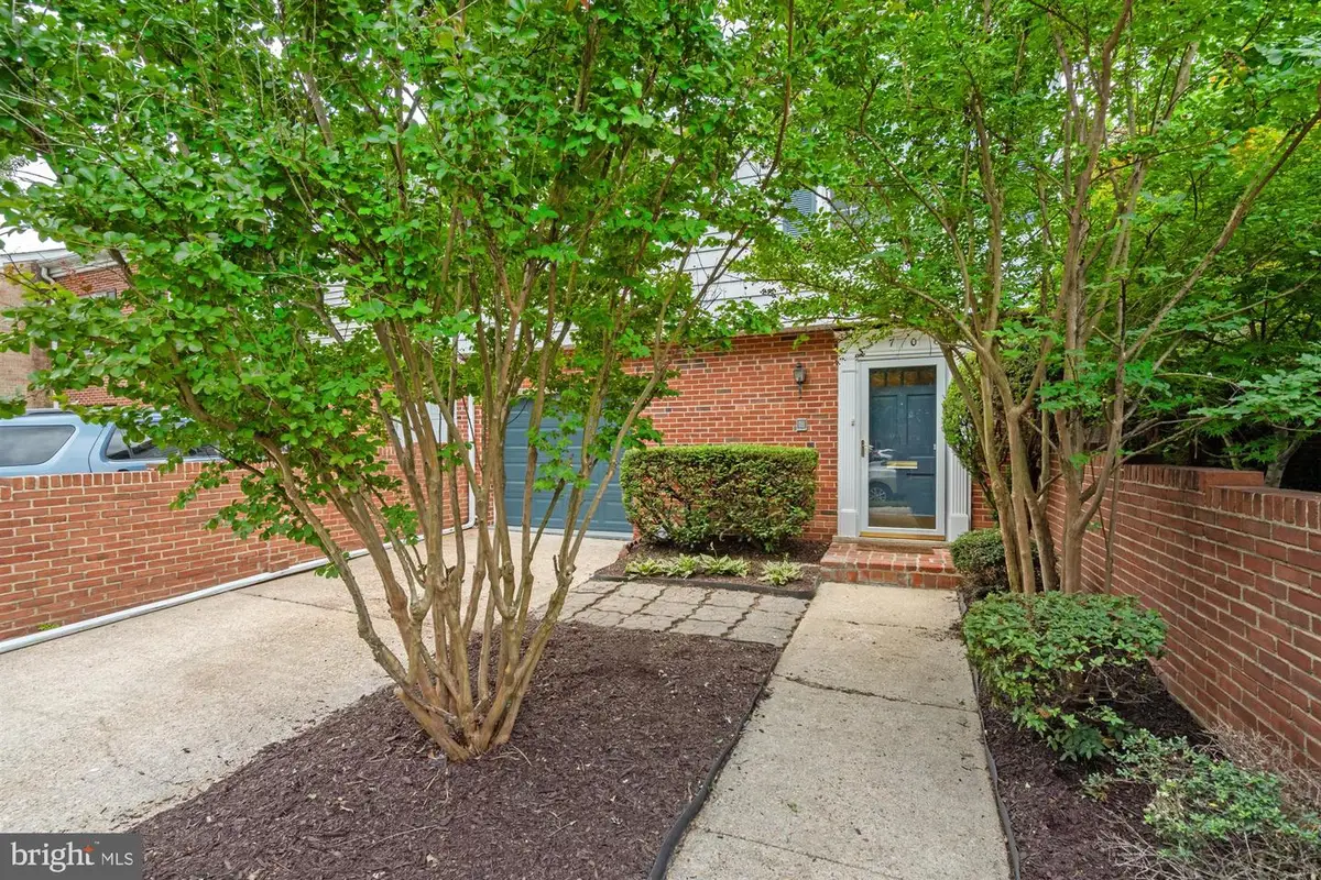 3706 12th St S, Arlington, VA 22204 - #1