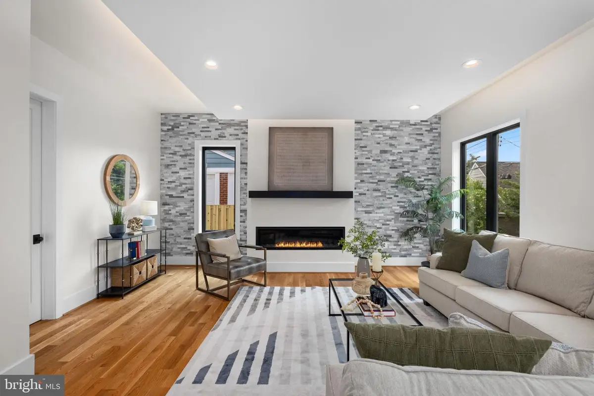 6424 29th St N, Arlington, VA 22207 - #1
