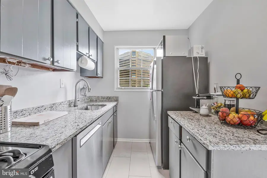 1427 N Nash St N #n-202, Arlington, VA 22209 - #2