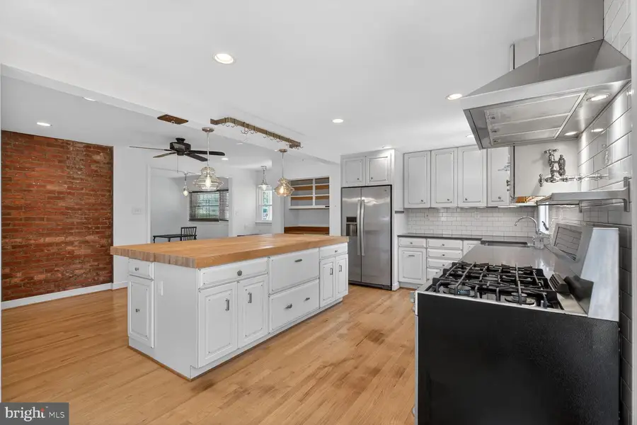 2426 N Nottingham St, Arlington, VA 22207 - #3