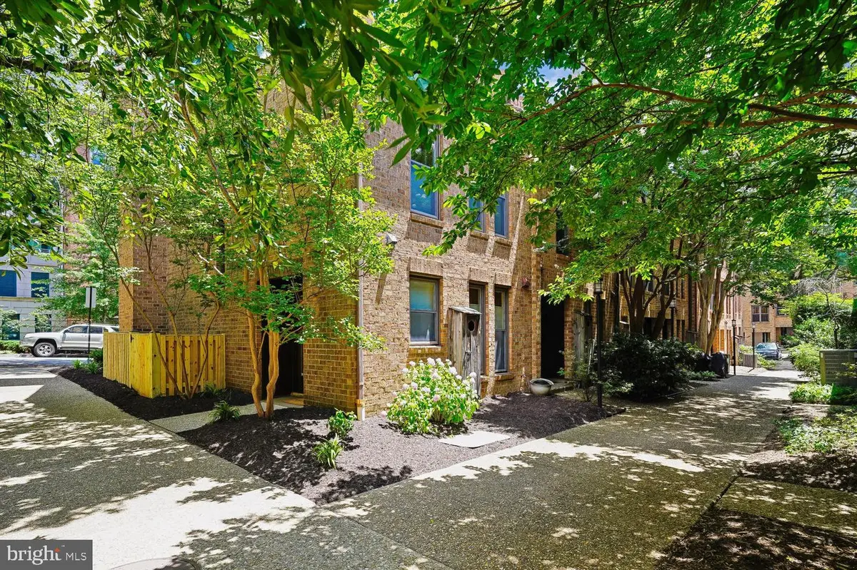 4413 7th St N, Arlington, VA 22203 - #1