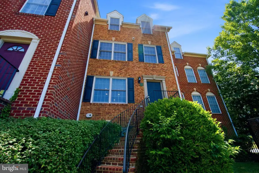 2402 N Greenbrier Ct, Arlington, VA 22207 - #3