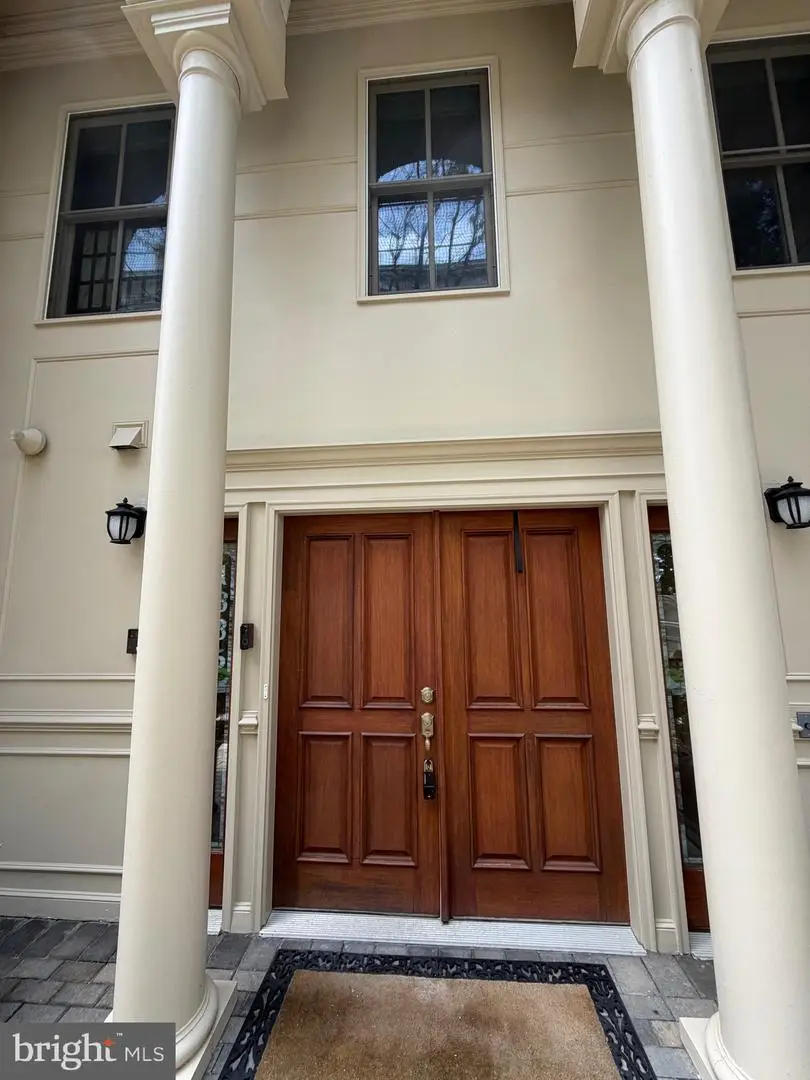 1335 N 14th St N, Arlington, VA 22209 - #2