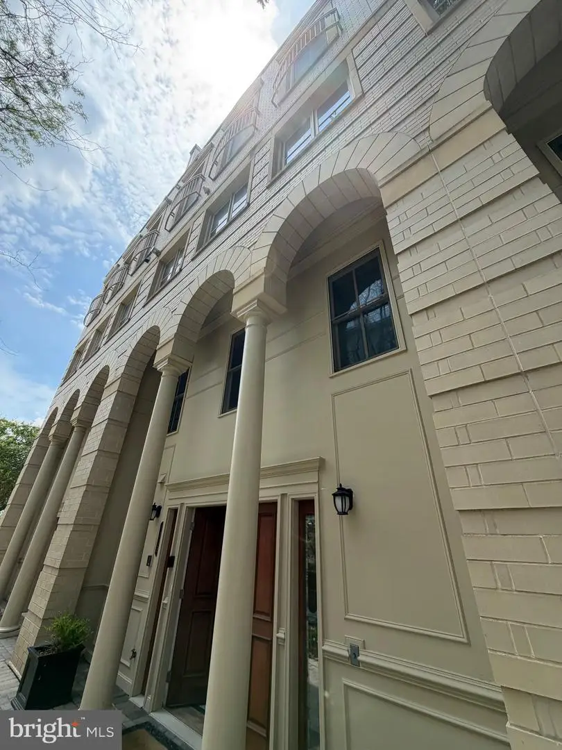 1335 N 14th St N, Arlington, VA 22209 - #3
