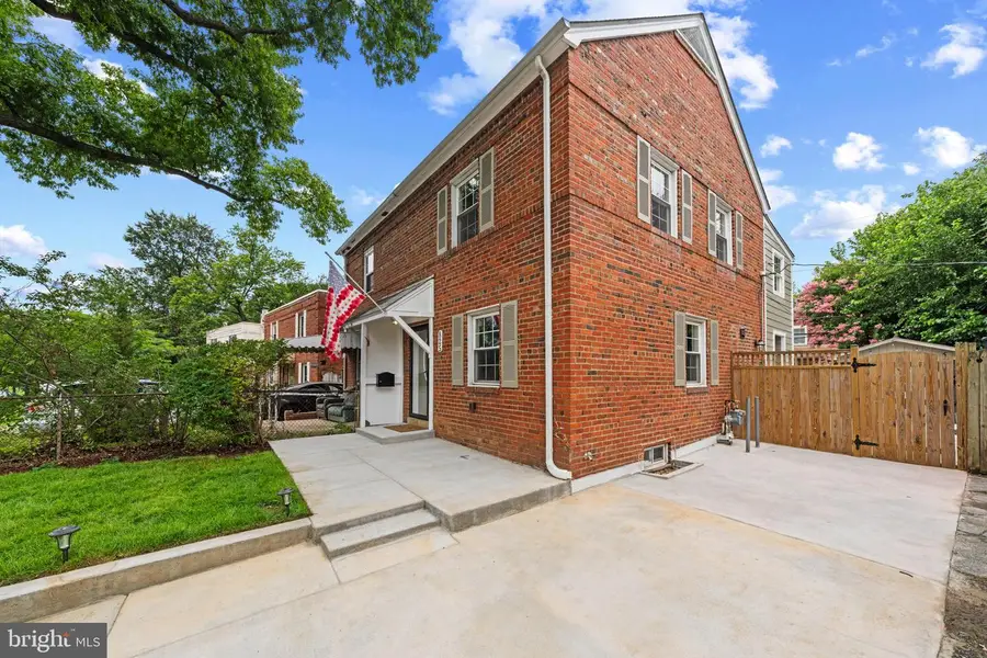 825 S Ivy St, Arlington, VA 22204 - #2