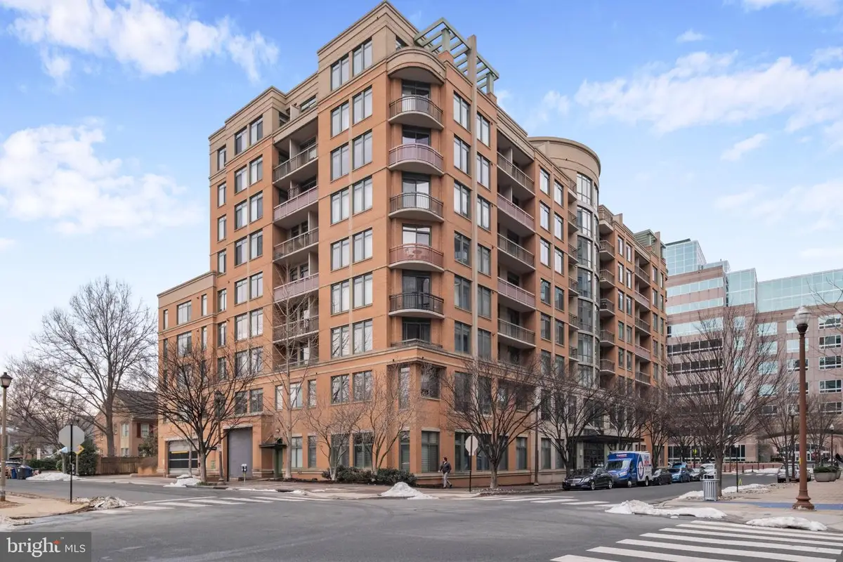 3625 10th St N #103, Arlington, VA 22201 - #1