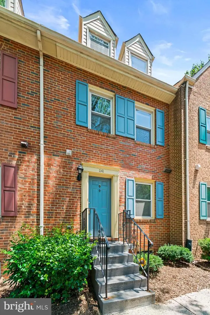 1141 N Vernon St, Arlington, VA 22201 - #2