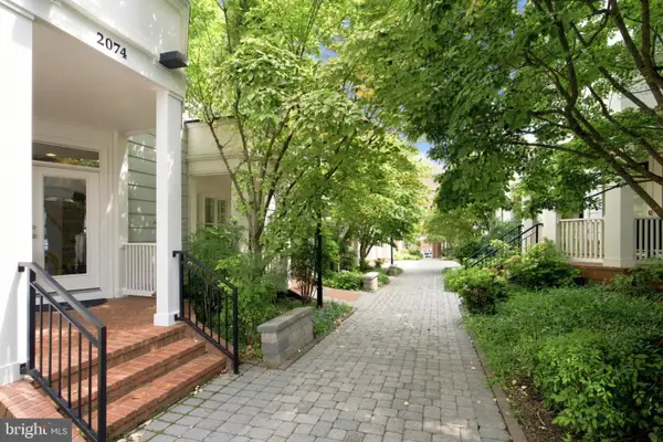 2074 N Oakland St, ARLINGTON, VA 22207
