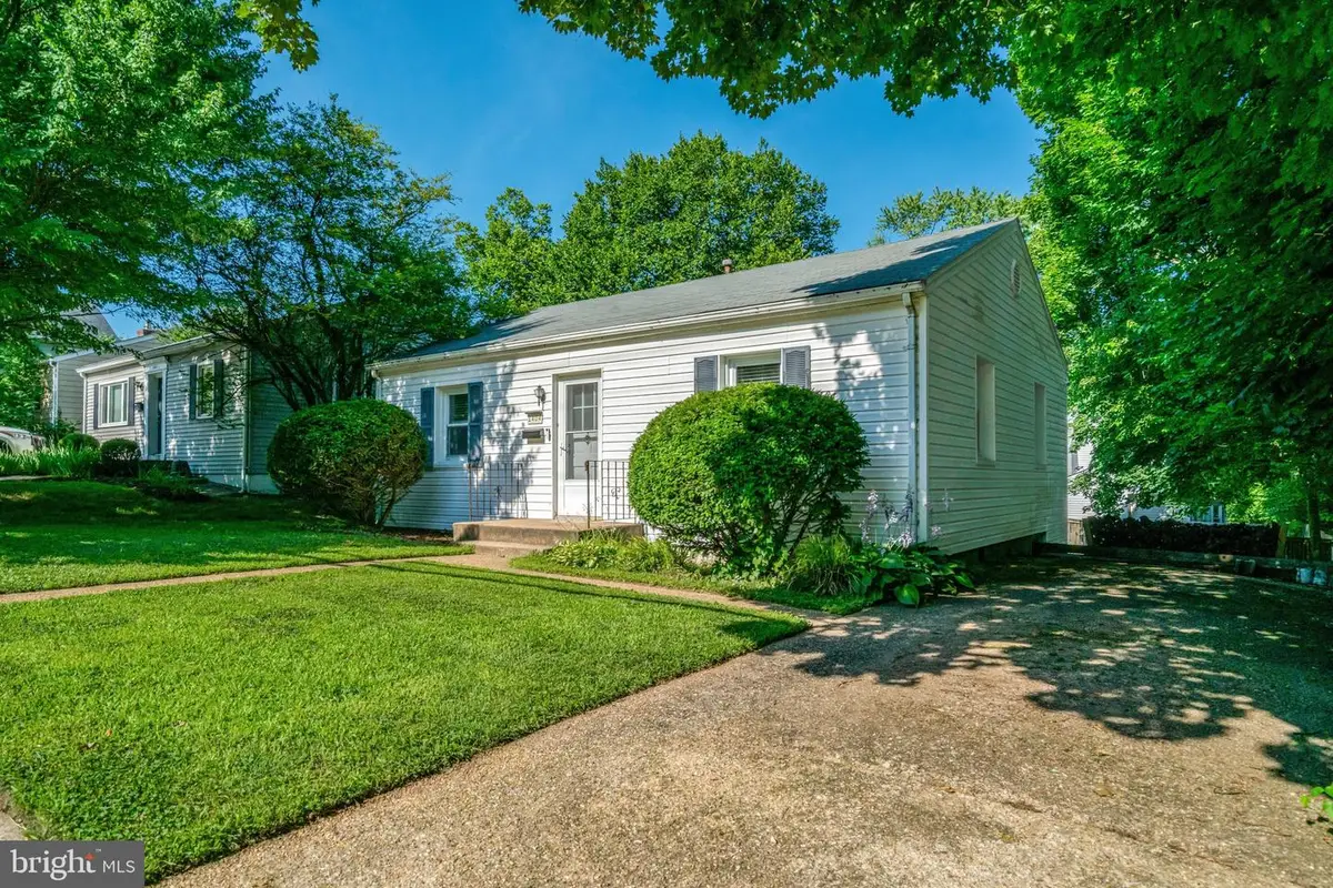 1404 N Roosevelt St N, Arlington, VA 22205 - #1