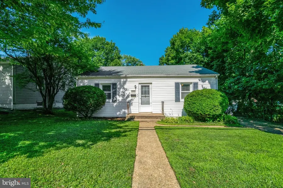 1404 N Roosevelt St N, Arlington, VA 22205 - #2