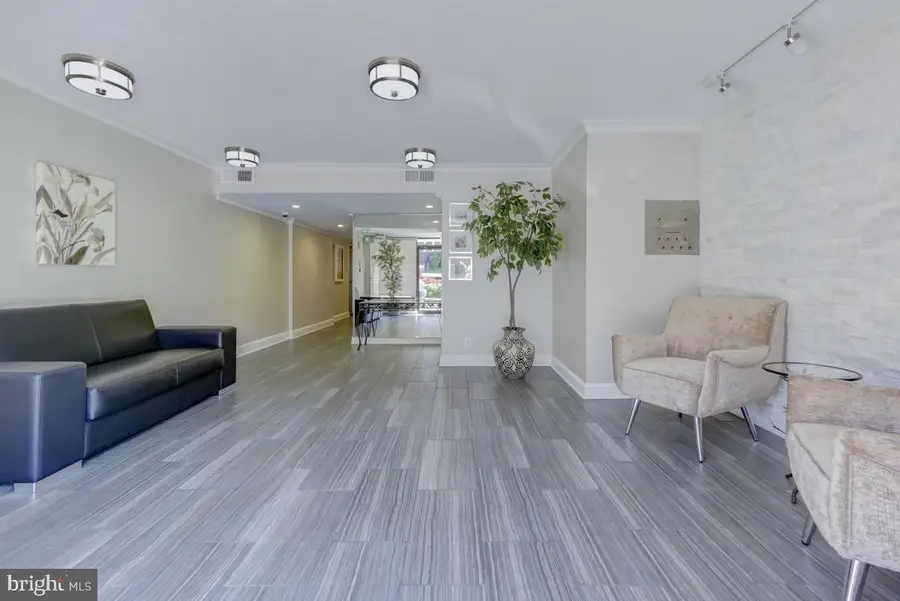 1401 N Rhodes St #301, Arlington, VA 22209 - #3