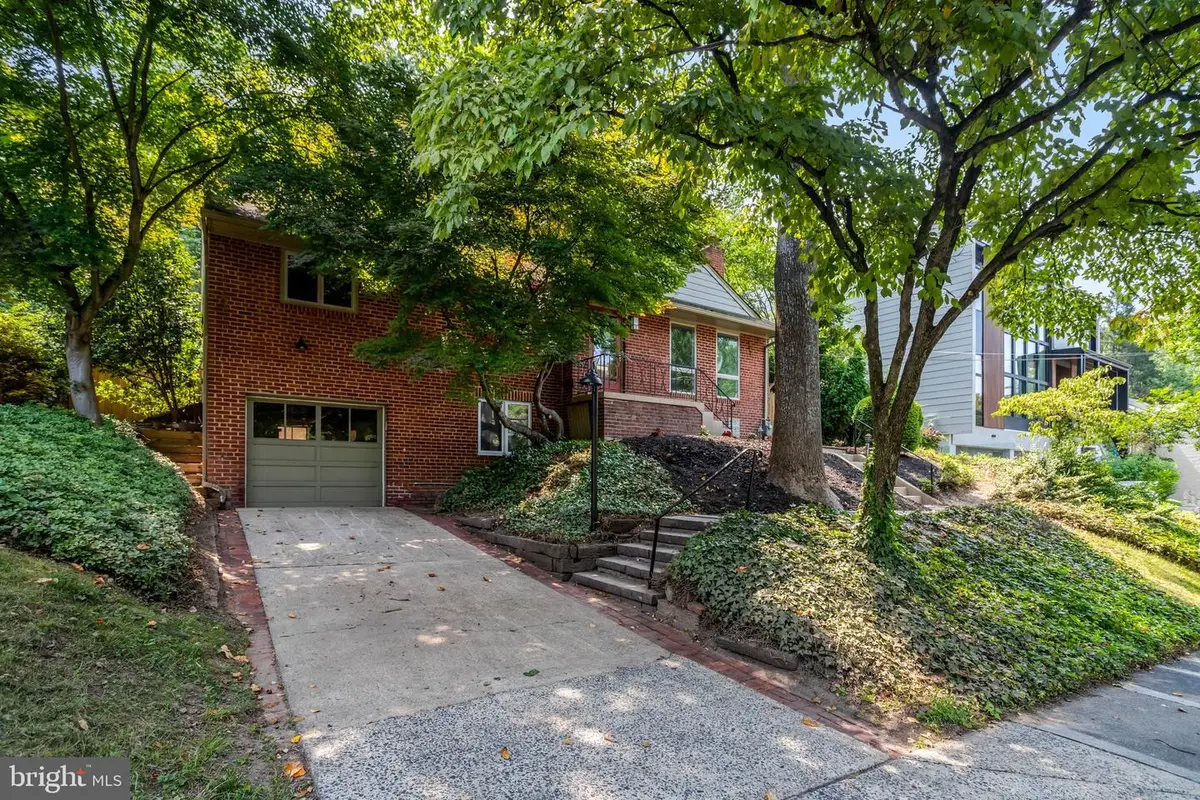 3548 Military Rd, Arlington, VA 22207 - #1