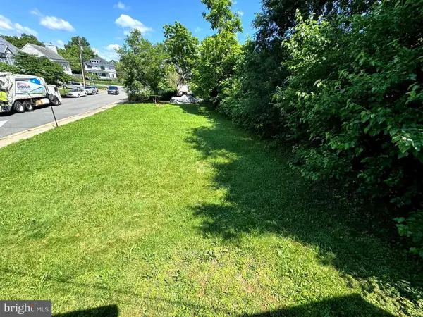 919 S Monroe St, ARLINGTON, VA 22204