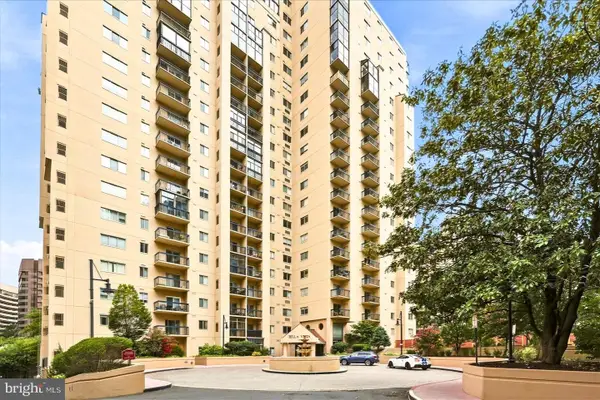 1211 S Eads St S #305, ARLINGTON, VA 22202