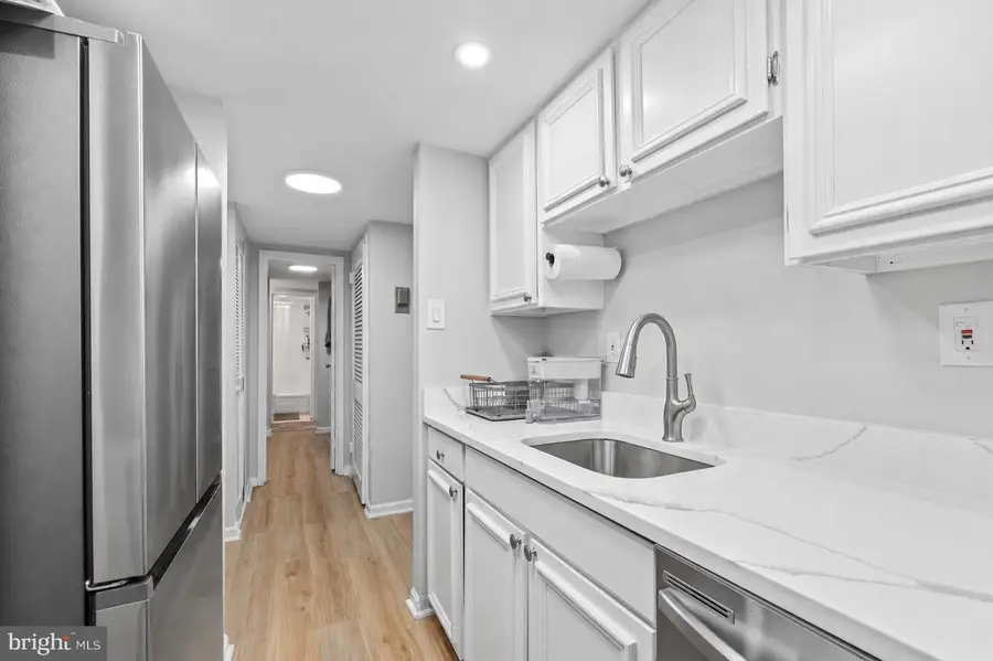1300 Army Navy Dr #320, Arlington, VA 22202 - #3