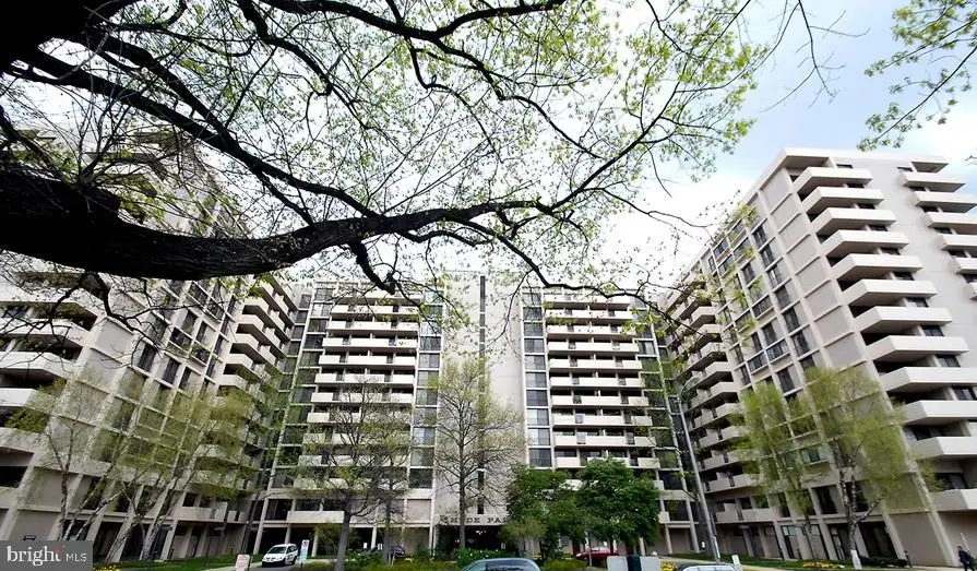 4141 N Henderson Rd #727, Arlington, VA 22203 - #1