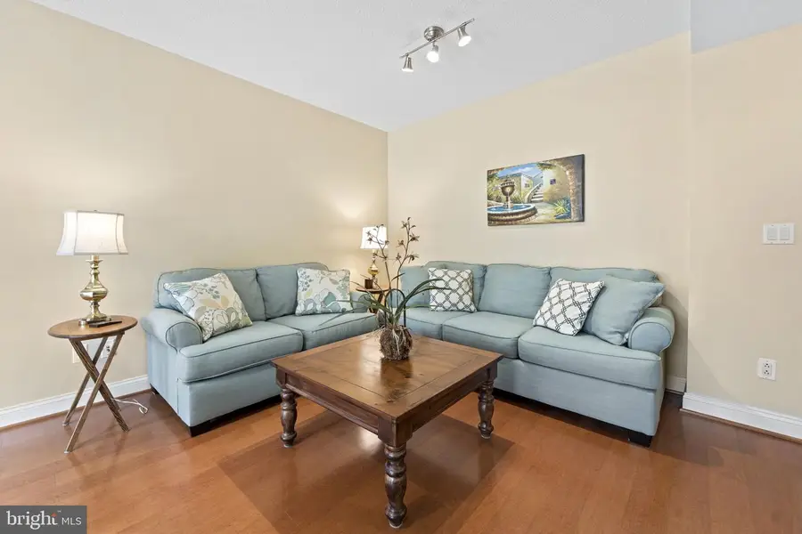 1020 Highland St N #413, Arlington, VA 22201 - #3