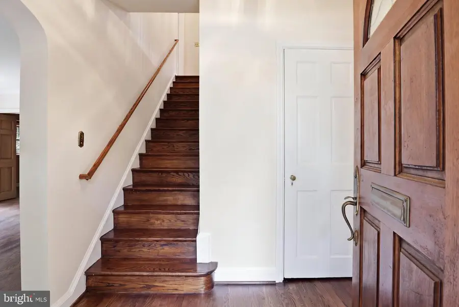 2620 Fort Scott Dr, Arlington, VA 22202 - #3