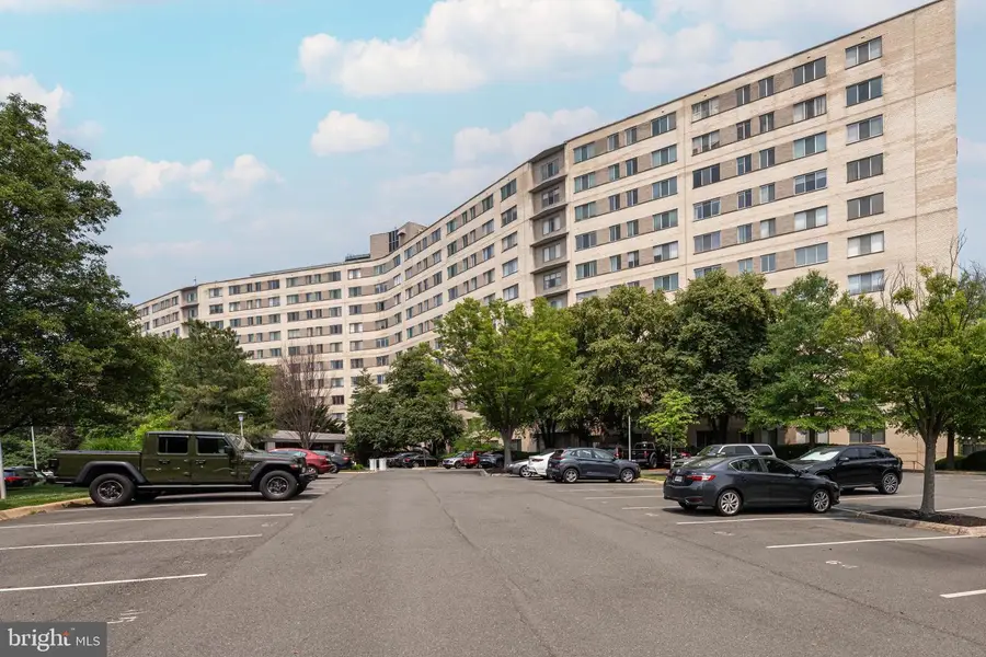 1200 N Nash St #232, Arlington, VA 22209 - #2