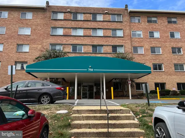 750 S Dickerson St #414, ARLINGTON, VA 22204