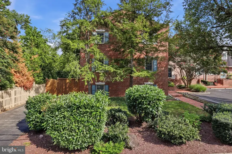 2133 N Lincoln St, Arlington, VA 22207 - #3