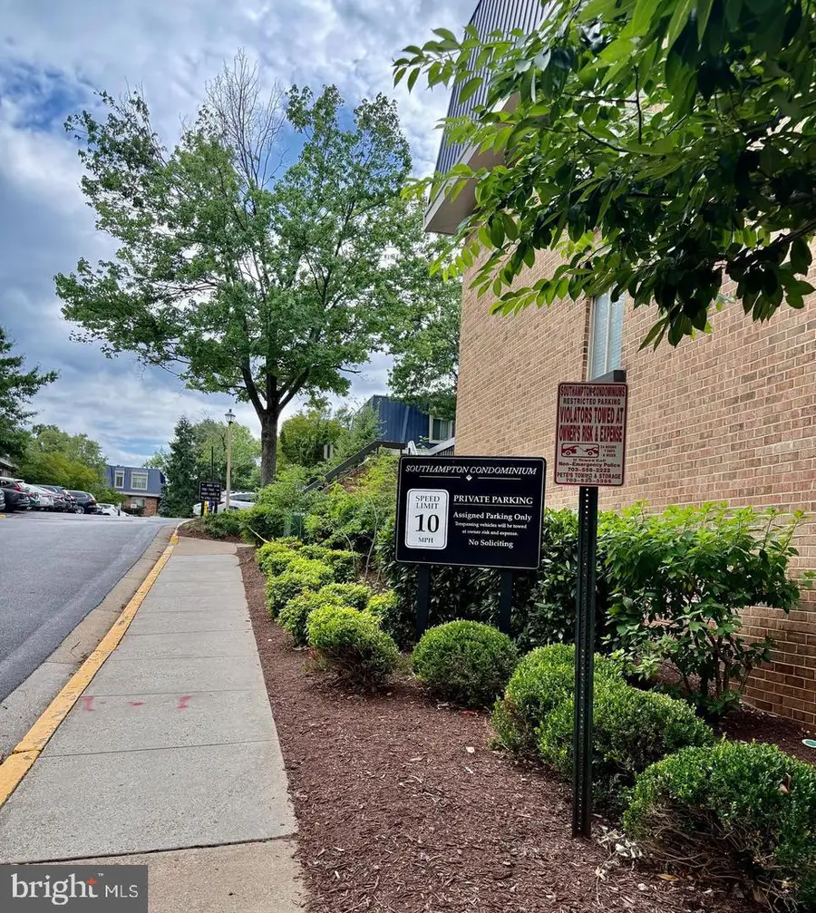 1605 S Hayes St #1, Arlington, VA 22202 - #3