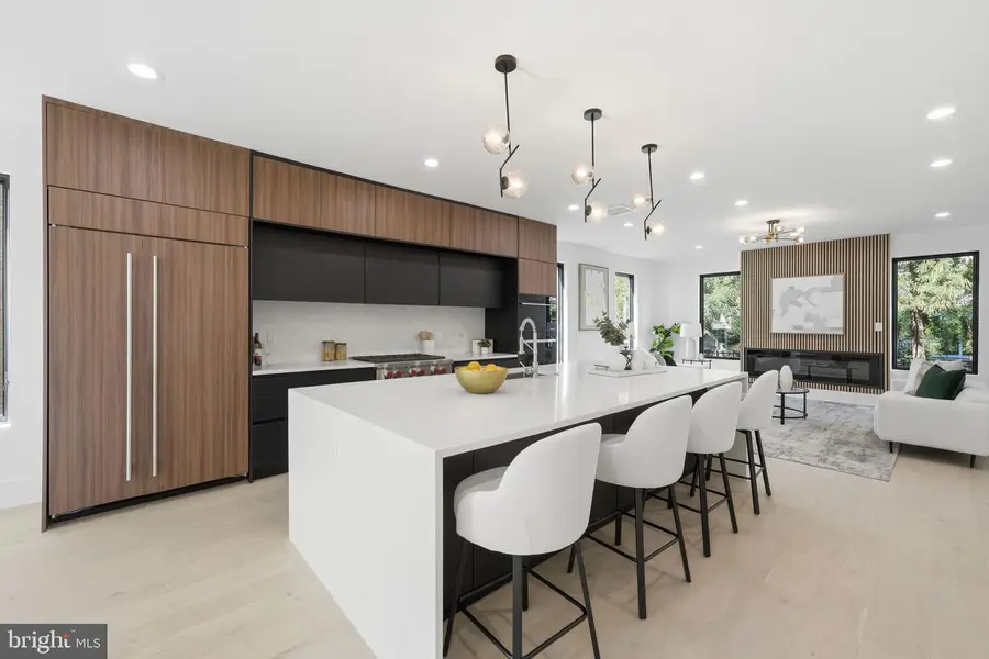 818 N Edgewood St, Arlington, VA 22201 - #2