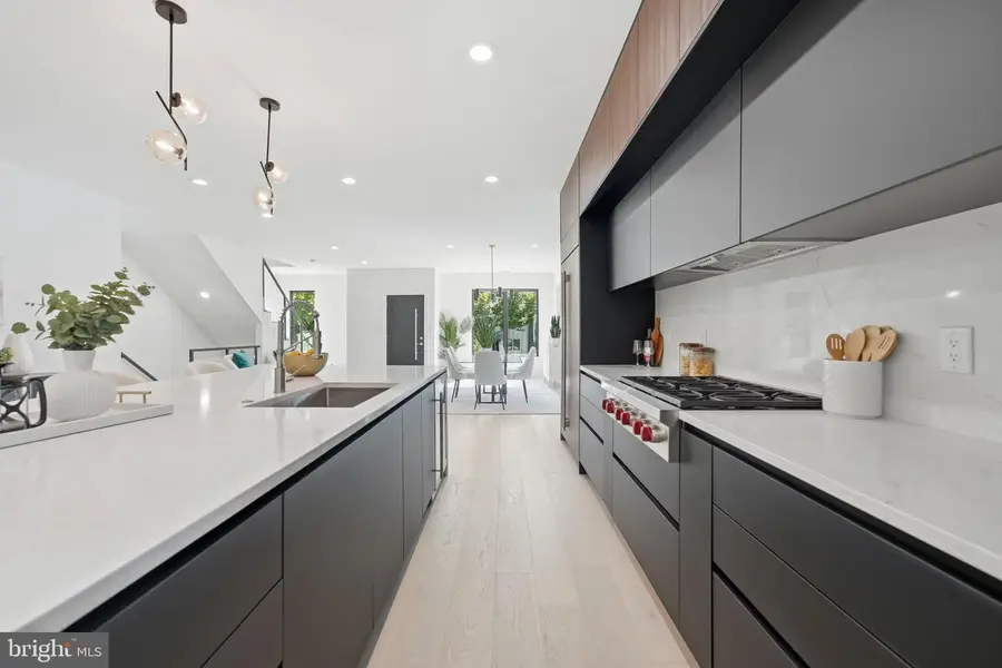818 N Edgewood St, Arlington, VA 22201 - #3