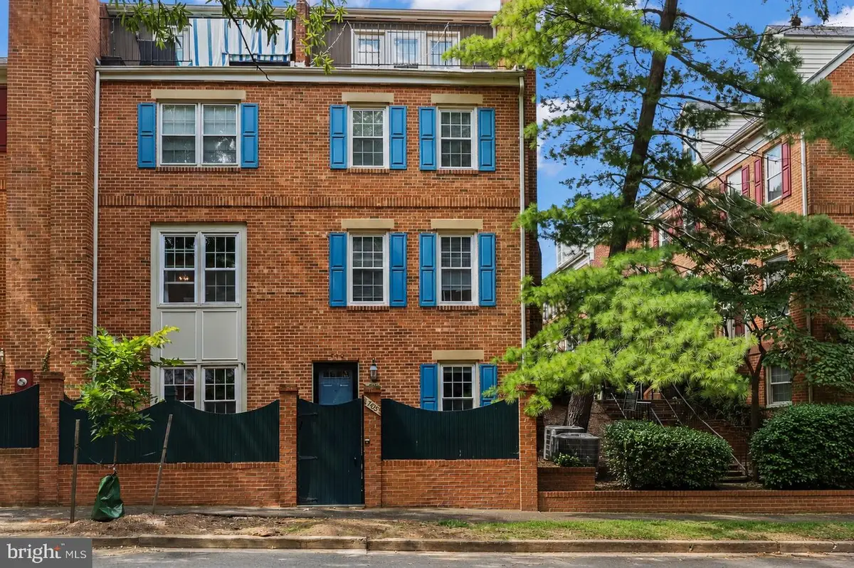 740 N Vermont St, Arlington, VA 22203 - #1