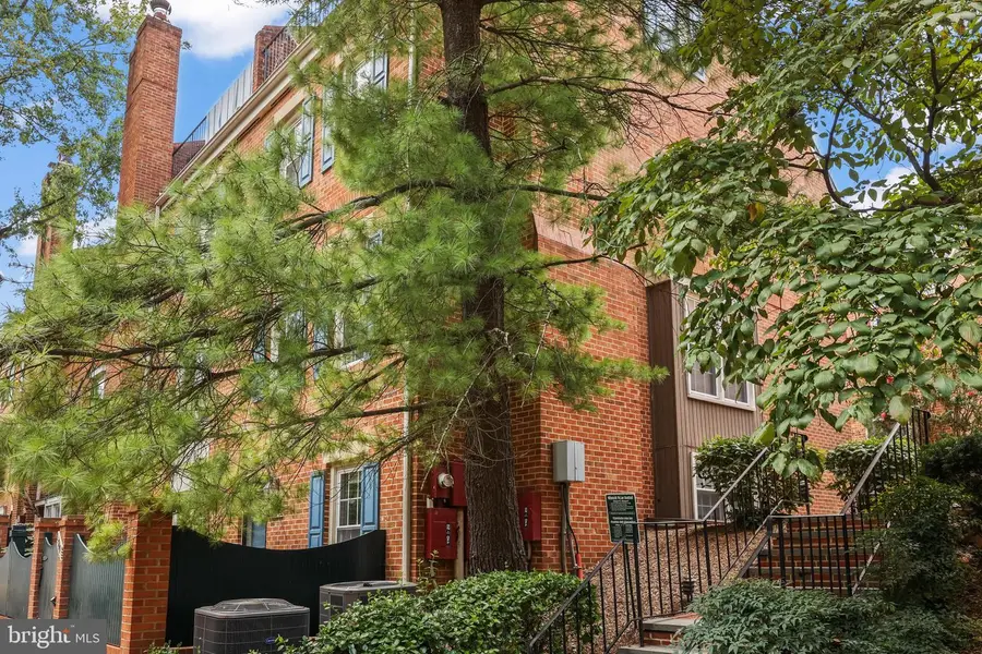 740 N Vermont St, Arlington, VA 22203 - #2
