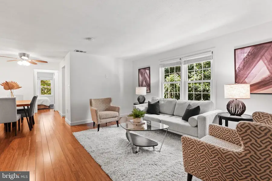 704 S Arlington Mill Dr #302, Arlington, VA 22204 - #3