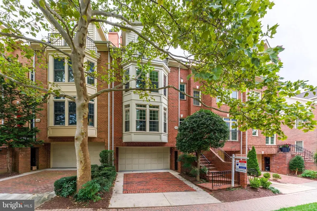 1544 N Colonial Ter, Arlington, VA 22209 - #1