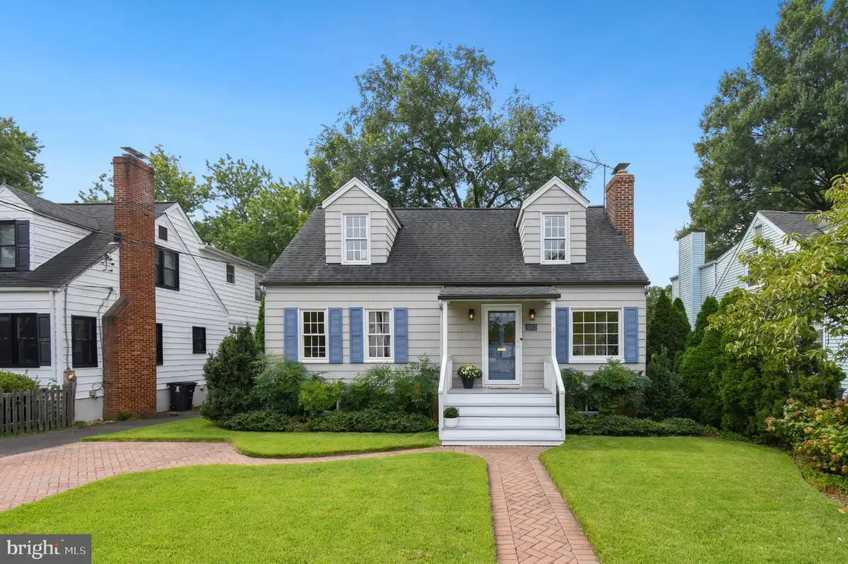 5712 4th St S, Arlington, VA 22204 - #1